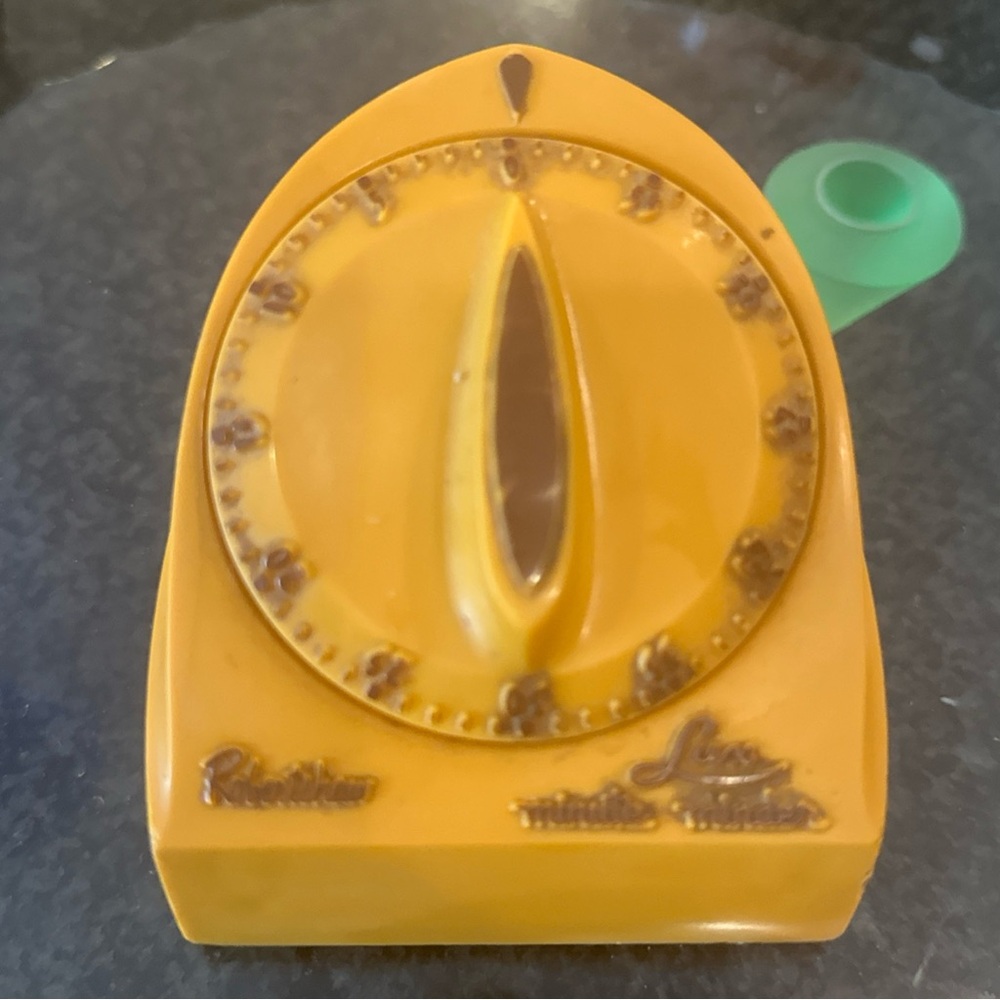 Vintage Lux Robert Shaw Kitchen Timer in Yellow Butterscotch Gold in rare color